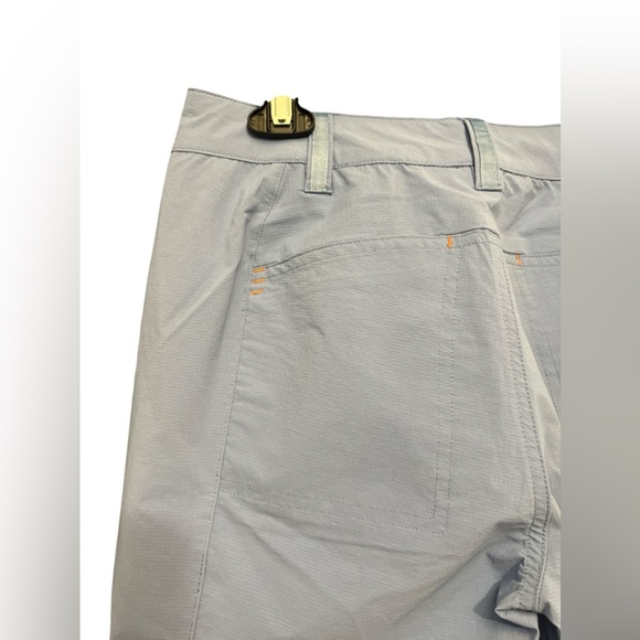 Orvis Women’s Trout Bum Shorts Size 4 Light Blue UPF 30 Blocks 97% Sun Outdoor - Picture 8 of 11